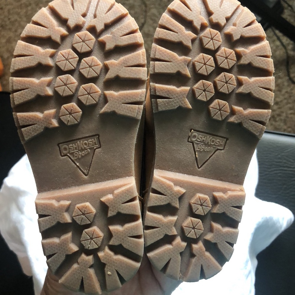 (SOLD) Oshkosh B’Gosh Boots - Picture 5 of 6